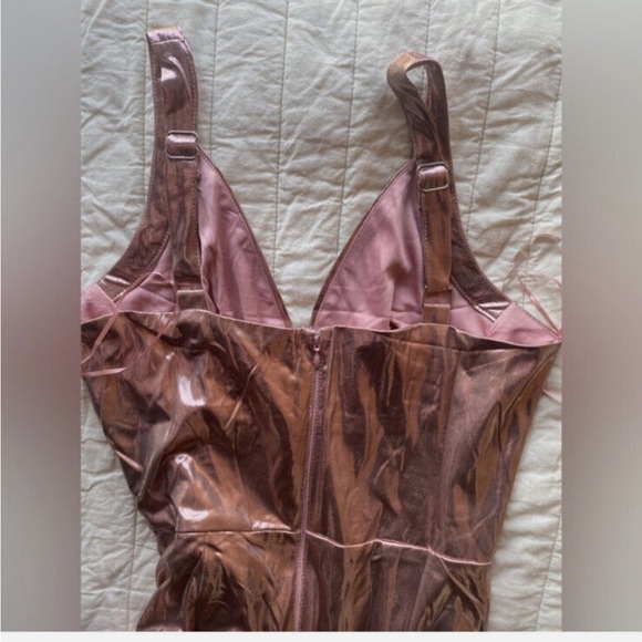 ROSEVELVET Metallic Dress Womens Sleeveless Open Lined NWT - Picture 3 of 4